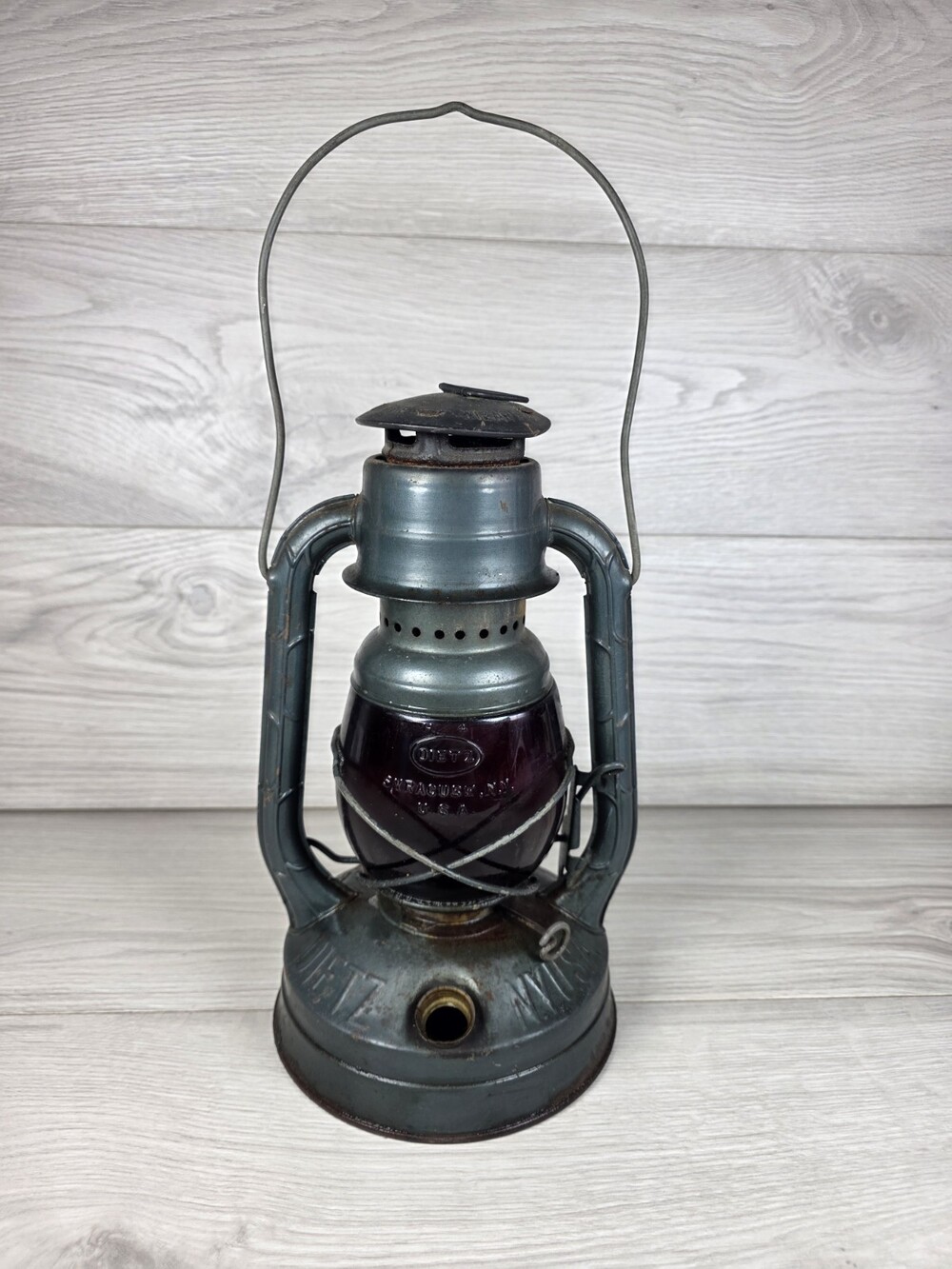 Vintage DIETZ LITTLE WIZARD Kerosene Lantern Red Globe Syracuse NY USA b199